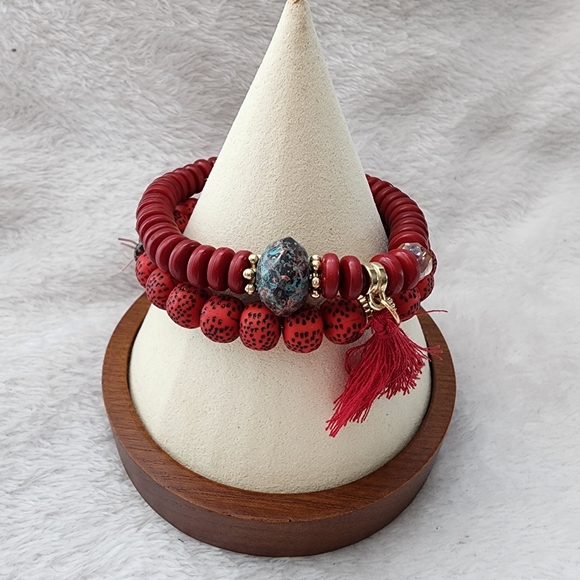 Red Beaded Bracelet - Picture 3 of 7